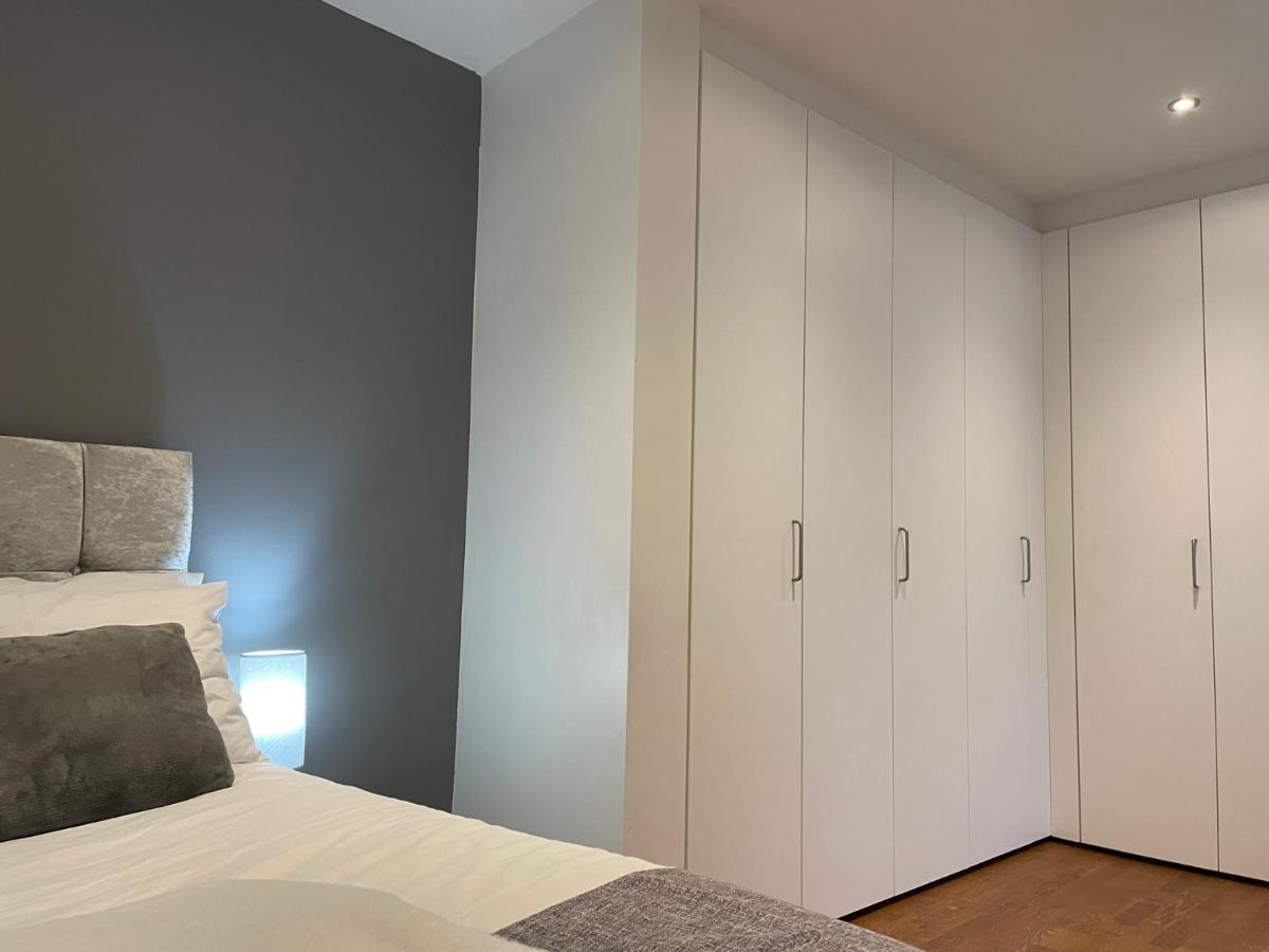 Fabulous One Bedroom Apartment Soho Londra